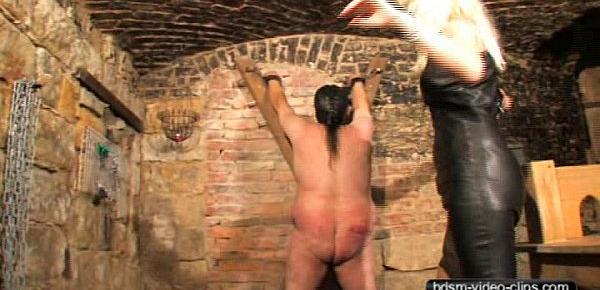  caning a slave - 100 lashes